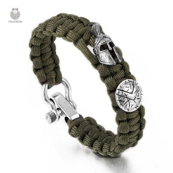 Bracelet à cordes, un accessoire pour les aventuriers