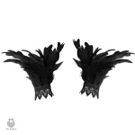 Manchette ornée de plumes noires, touche de magie subtile