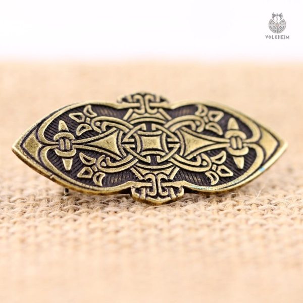 Bijou inspiré de la culture viking avec motifs nordiques