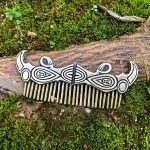 Peigne à barbe viking en design nordique