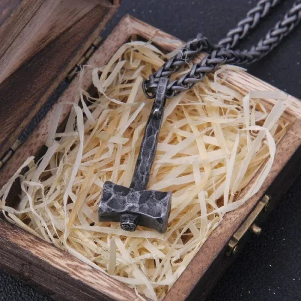 pendentif-marteau-thor-1 Pendentif Marteau de Thor en collier stylé