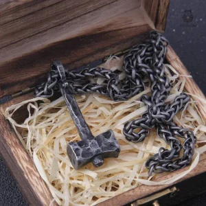 Marteau de Thor en pendentif pour un look unique