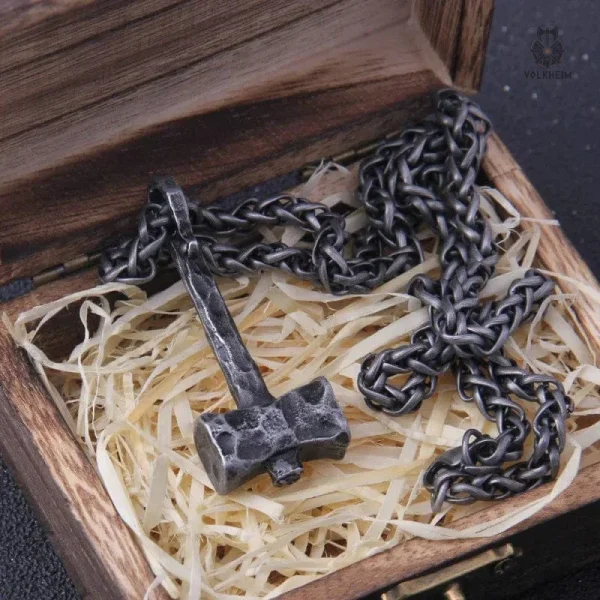 Marteau de Thor en pendentif pour un look unique