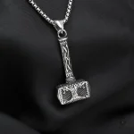 Pendentif Marteau de Thor en argent, collier inspiré de Yggdrasil