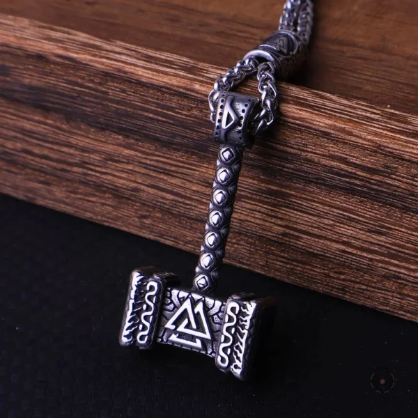 Pendentif Mjölnir, le Marteau de Thor, collier en acier