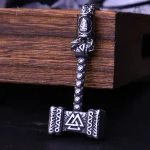 Bijou Mjölnir, accessoire élégant pour les passionnés de culture nordique