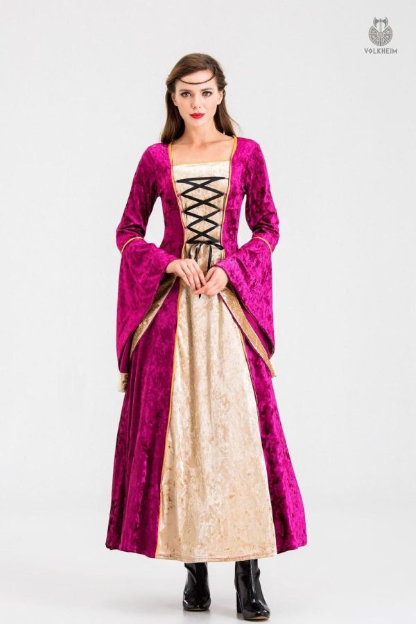 Robe de style médiéval avec détails raffinés