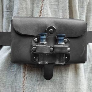 Accessoire médiéval avec ceinture pour fioles