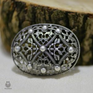 Bijou Viking avec design maillé, accessoire unique