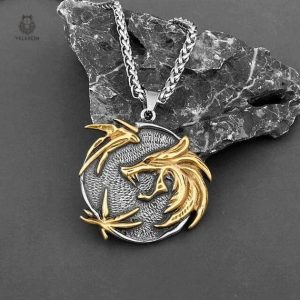 Bijou en forme de tête de loup, style fantasy médiéval