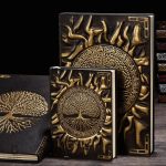 Carnet Yggdrasil en relief avec motifs inspirés des Vikings