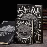 Accessoire viking : carnet Yggdrasil avec couverture en relief